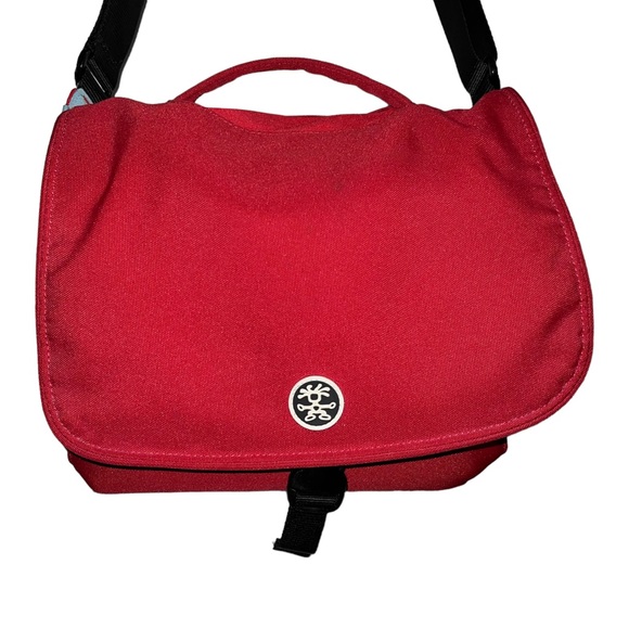 Crumpler 6 Million Dollar Home Camera Shoulder Messenger Bag Red - Picture 2 of 16
